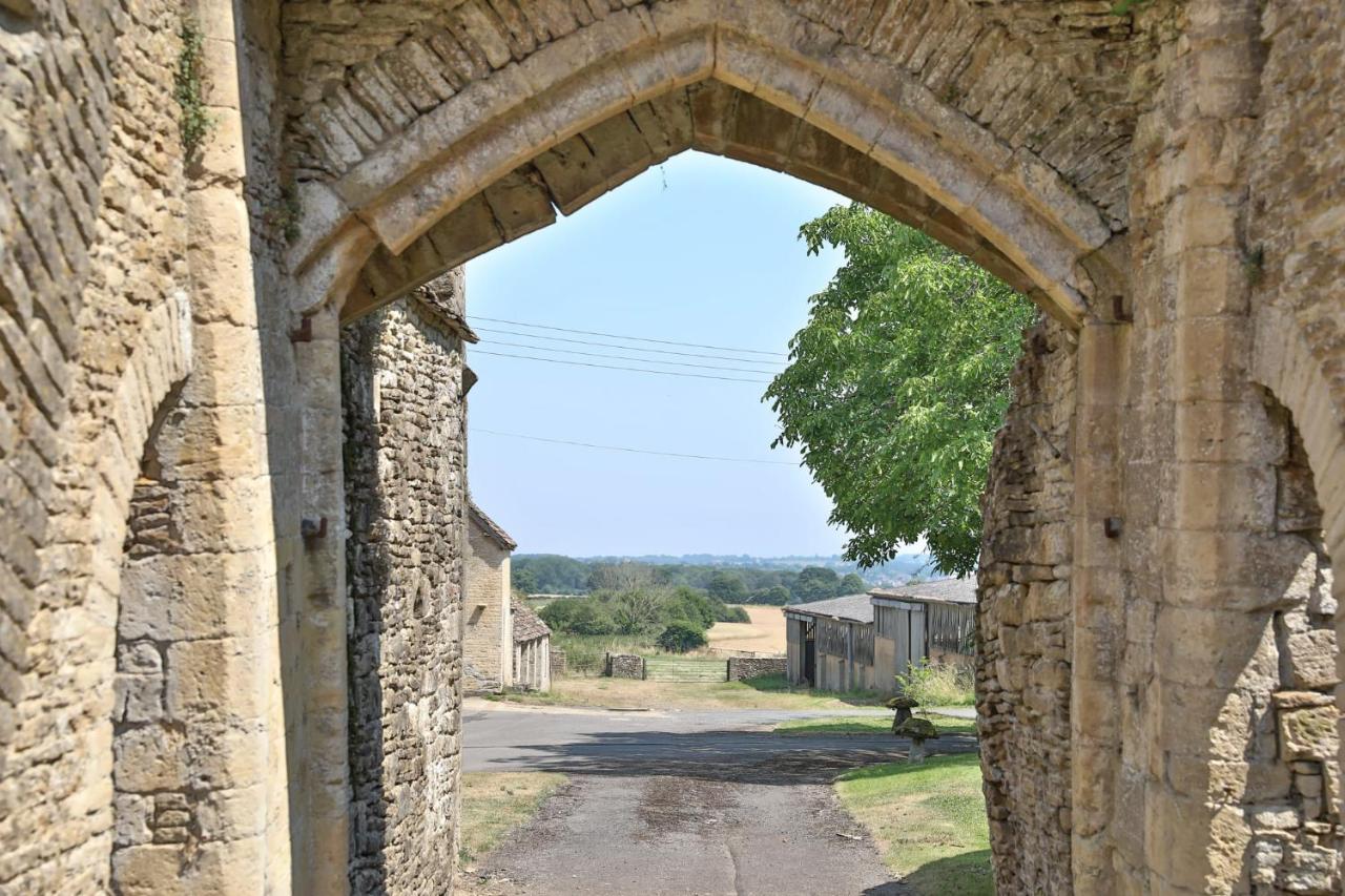 The Bothy Beverston Castle Tetbury Exterior foto
