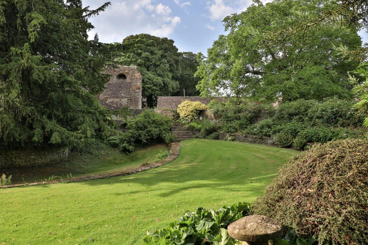The Bothy Beverston Castle Tetbury Exterior foto