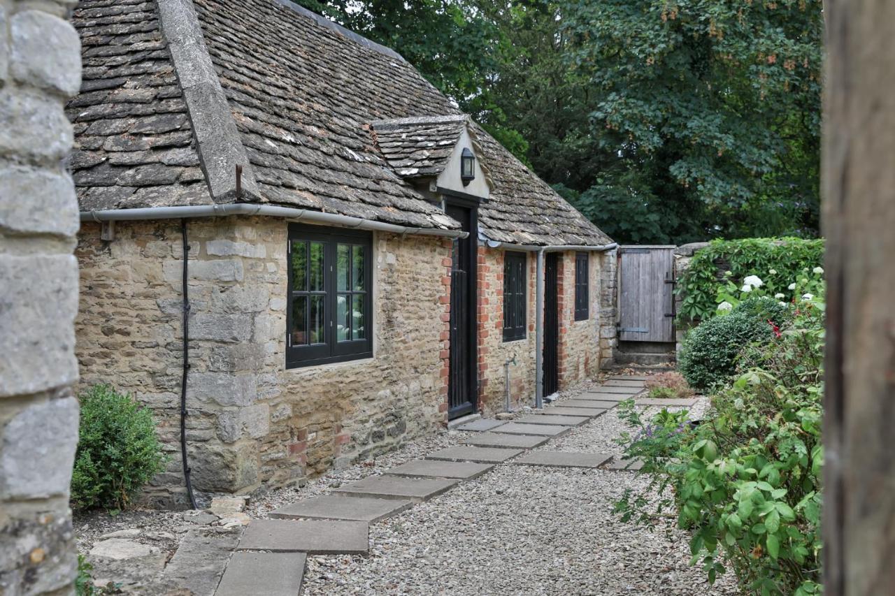 The Bothy Beverston Castle Tetbury Exterior foto